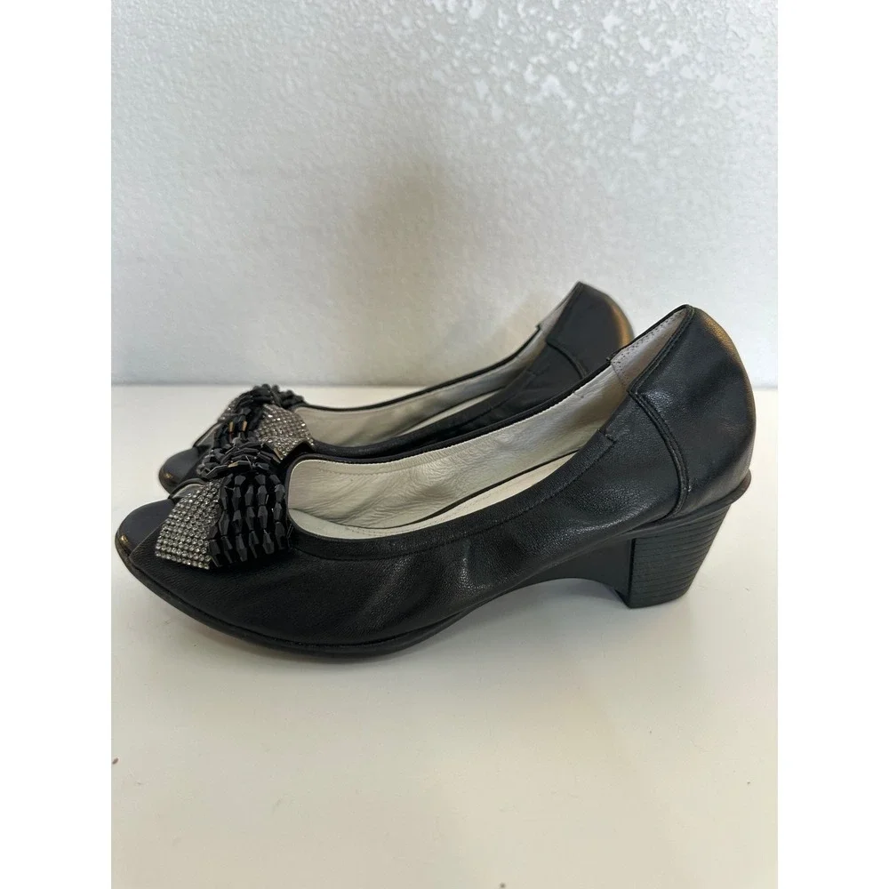 DeSire Paris Women's Black Beaded Rhinestone Bow Peep Toe Wedge Pumps Size 7